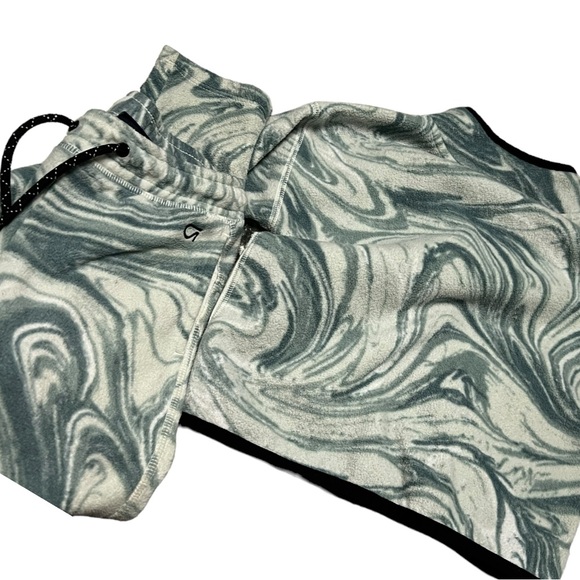 GAPfit fleece set - size 4Y or 4T. - Picture 3 of 4